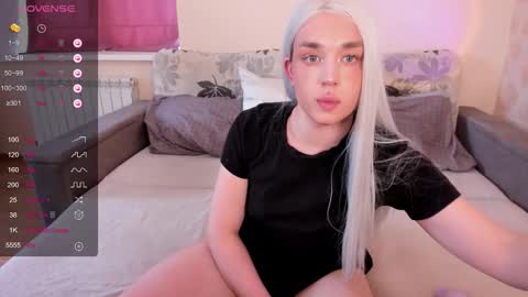 Snapshot of hentailove19 chatting on October 5, 11:18 am Eva online show from October 5, 11:18 am