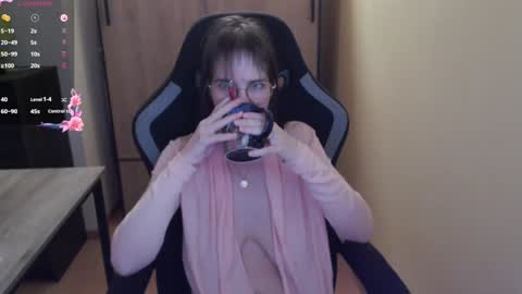 HeraLuna  online show from January 26, 10:35 pm