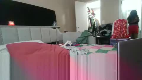 PoLyOneHersheySplasHer online show from February 3, 8:13 pm