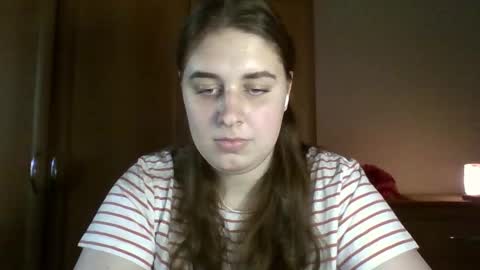 hess_luna_ online show from September 18, 9:24 am