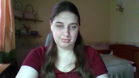 hess_luna_ online show from February 11, 10:19 am