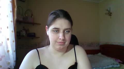 hess_luna_ online show from March 19, 10:21 am