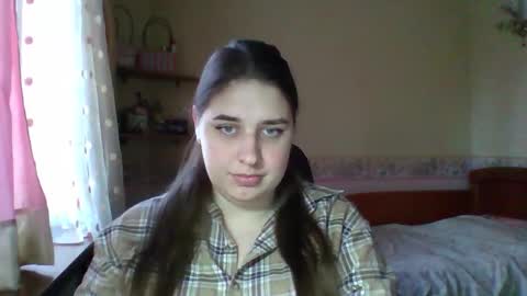 hess_luna_ online show from January 13, 10:12 am