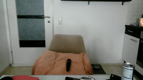 lara online show from June 19, 6:25 pm