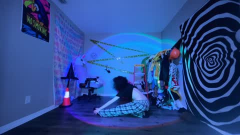 salem online show from November 14, 1:30 am