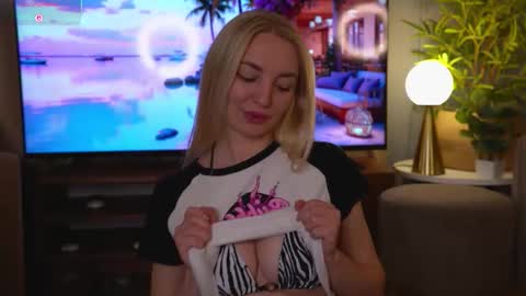 Becky online show from February 13, 8:39 am