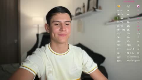 Snapshot of hey_cesard chatting on October 16, 11:14 pm hey_cesard online show from October 16, 11:14 pm