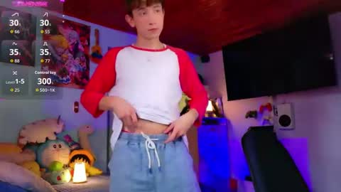 Christopher  Chris  online show from July 16, 9:39 pm