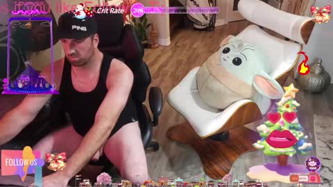 Snapshot of highclass92i chatting on December 20, 2:30 am High4This online show from December 20, 2:30 am