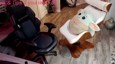 Snapshot of highclass92i chatting on October 27, 4:23 am High4This online show from October 27, 4:23 am