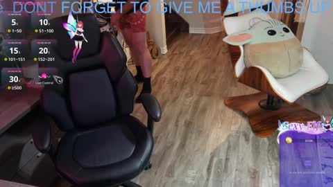 Snapshot of highclass92i chatting on December 26, 4:10 am High4This online show from December 26, 4:10 am