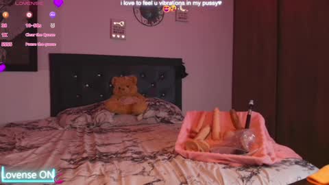 Snapshot of hilary_jones_22 chatting on January 18, 1:52 am LUNA new account  FOLLOW ME online show from January 18, 1:52 am