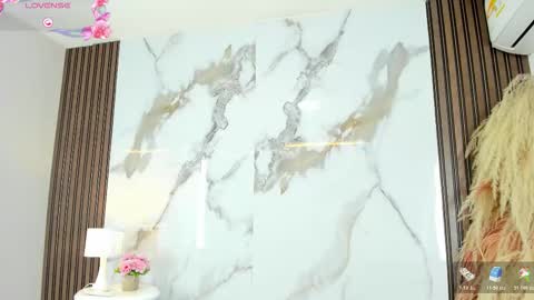 Hilary Thomsom online show from March 4, 12:46 pm