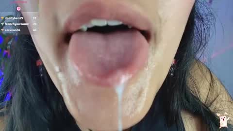 hinata online show from November 13, 9:28 pm