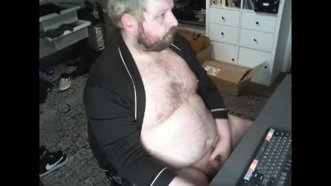 Snapshot of hipguy91 chatting on March 9, 5:22 am hipguy91 online show from March 9, 5:22 am