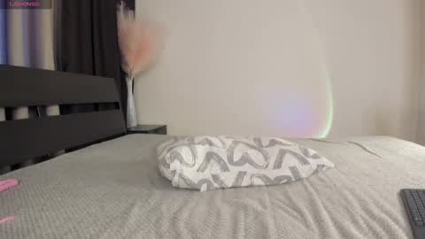  Hitomi  online show from October 5, 10:56 am