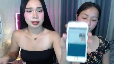 hoelymolly online show from April 24, 7:05 pm