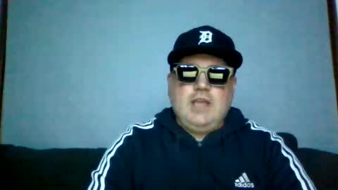 holden_minutz online show from August 5, 7:27 am