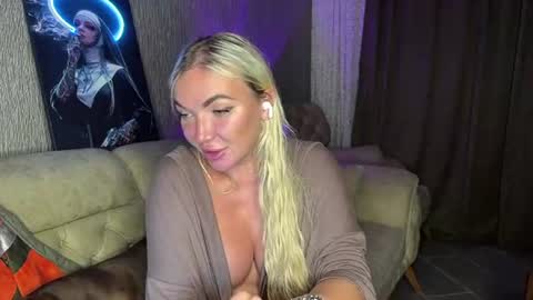 Novelle online show from July 21, 8:33 pm