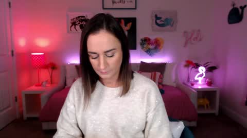 Holi Hurricane online show from February 4, 3:32 am