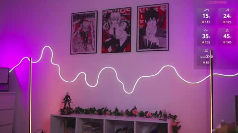 Holli online show from February 11, 8:10 pm