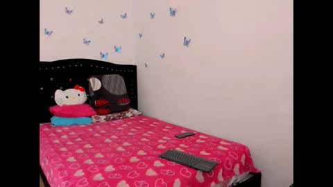 holly... online show from January 10, 3:39 pm