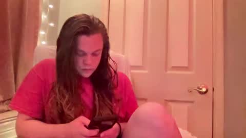 Snapshot of holly23hopefull chatting on December 20, 3:03 am Hollys Drive threw Side Of CB. online show from December 20, 3:03 am