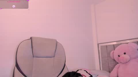 holly_16 online show from March 17, 1:10 am