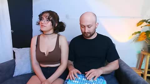 Holly and Honey online show from November 3, 10:44 pm