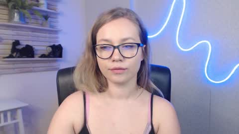 Holly online show from March 7, 4:23 am