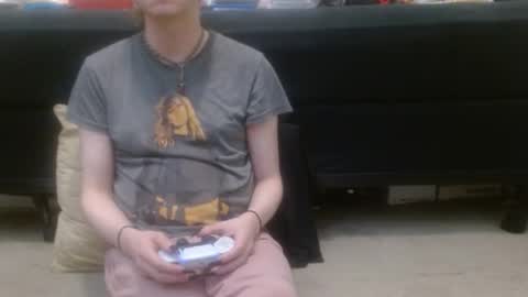 Holly Hawkes online show from September 20, 2:03 am