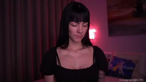 Holly Linder online show from February 13, 4:54 am