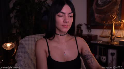 Holly Linder online show from February 2, 5:10 am