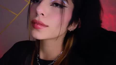 holly online show from November 21, 1:36 am