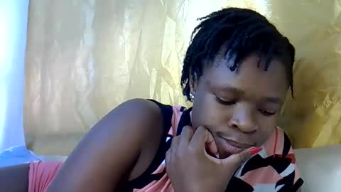 holy_ebony online show from June 9, 7:19 am