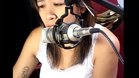 Snapshot of holygurl77 chatting on October 22, 11:28 pm cristy online show from October 22, 11:28 pm