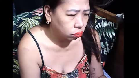 Snapshot of holygurl77 chatting on October 5, 10:39 pm cristy online show from October 5, 10:39 pm