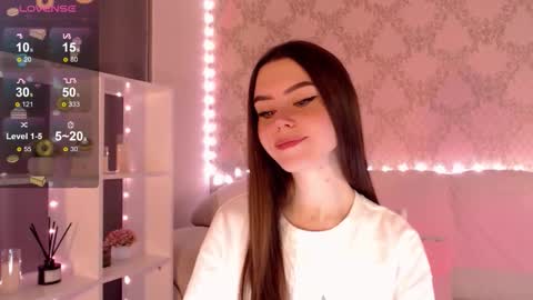 Mia online show from October 2, 3:27 am