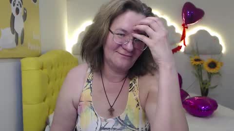 holymilfa online show from February 14, 5:03 pm