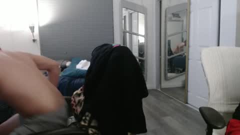 Snapshot of homeboylab chatting on January 27, 11:22 am Richie online show from January 27, 11:22 am