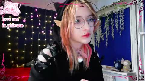 Honelints boyblonde hair AsterMIntfemboybrown hair online show from February 22, 5:48 pm