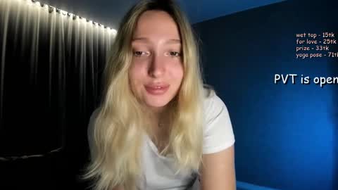 Honey and Misa online show from September 19, 8:23 pm