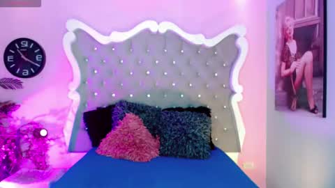 honey_moontsts online show from January 9, 12:00 pm