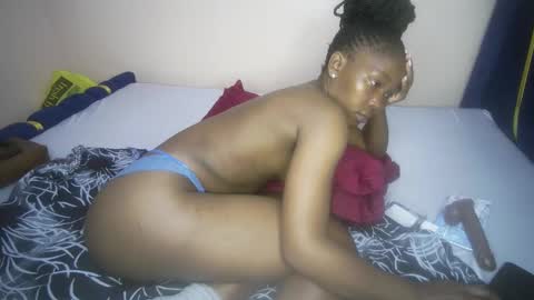 honey_nubia0 online show from January 7, 9:09 pm