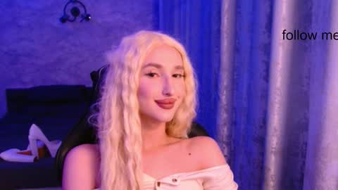 honey_sunset online show from November 3, 10:44 pm