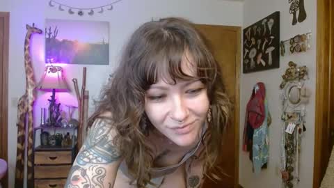 Honey Bee online show from December 19, 3:41 pm