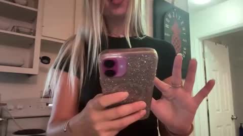 honeybun_z online show from May 4, 6:03 pm