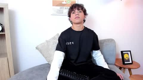 honeymoon_sariel online show from January 8, 8:47 pm