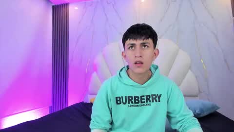 hoot_booys_ online show from February 24, 9:40 pm