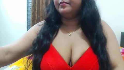 Snapshot of horneydesibabe chatting on October 15, 8:42 pm horneydesibabe online show from October 15, 8:42 pm